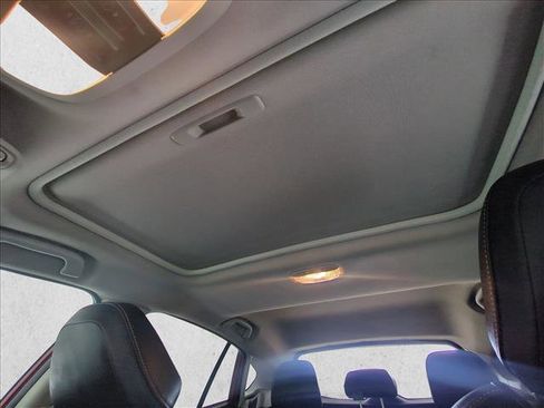 Used 2020 Subaru Crosstrek 2.0i Limited w/ Moonroof Package w/Navigation AWD/4WD image 16