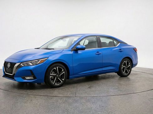 Used 2025 Nissan Sentra SV FWD image 3