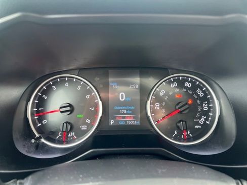 Used 2021 Toyota RAV4 XLE Premium image 21