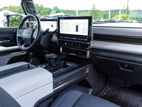 Used 2025 GMC Hummer EV 2X AWD/4WD image 25