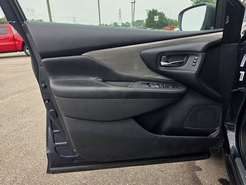Used 2018 Nissan Murano S AWD/4WD image 12