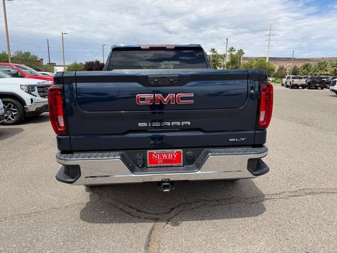 Used 2022 GMC Sierra 1500 SLT w/ SLT Convenience Package AWD/4WD image 6