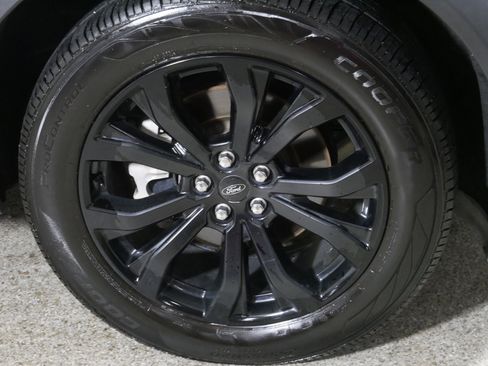 Used 2020 Ford Explorer ST w/ Premium Technology Package image 15