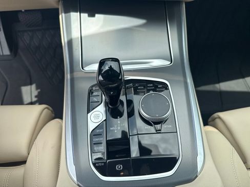 Used 2022 BMW X5 sDrive40i w/ Premium Package RWD image 17