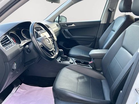 Used 2018 Volkswagen Tiguan SE AWD/4WD image 21