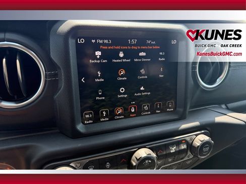 Used 2019 Jeep Wrangler Unlimited Sahara w/ Dual Top Group AWD/4WD image 27