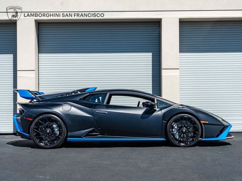 Used 2024 Lamborghini Huracan STO RWD image 6