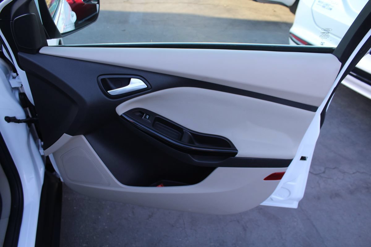 Used 2014 Ford Focus Electric Hatchback FWD image 18
