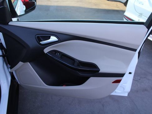 Used 2014 Ford Focus Electric Hatchback FWD image 18