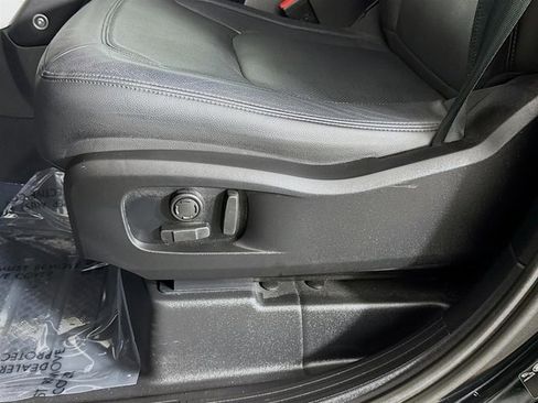 Used 2023 Land Rover Defender 110 SE image 22