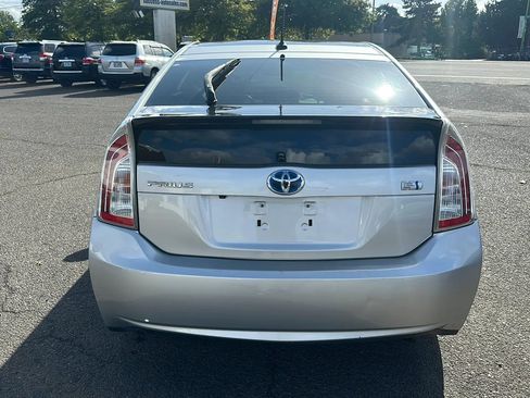 Used 2014 Toyota Prius Four image 5