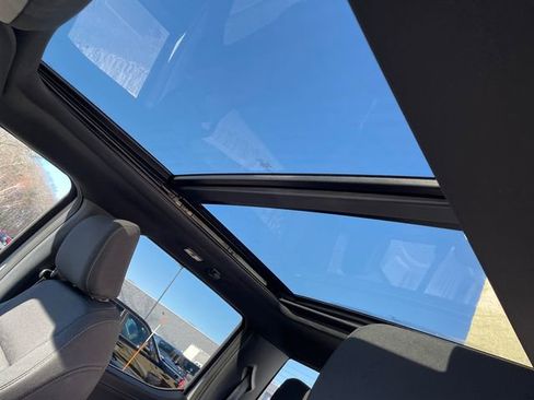 Certified 2022 Ford F150 XLT w/ Equipment Group 302A High image 39