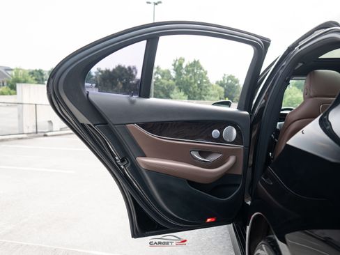 Used 2018 Mercedes-Benz E 300 4MATIC w/ AMG Line Exterior image 41