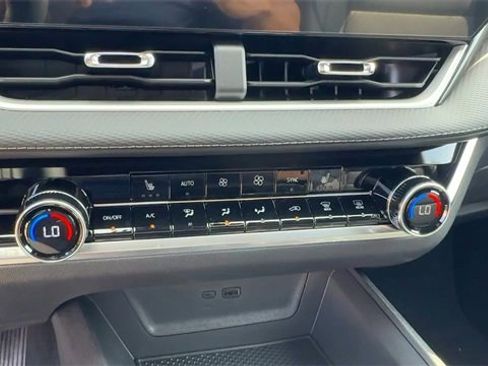 New 2026 Chevrolet Equinox LT w/ Convenience Package II image 16