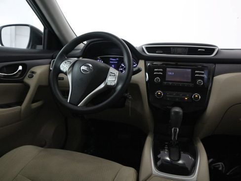 Used 2016 Nissan Rogue S w/ Appearance Package FWD image 10