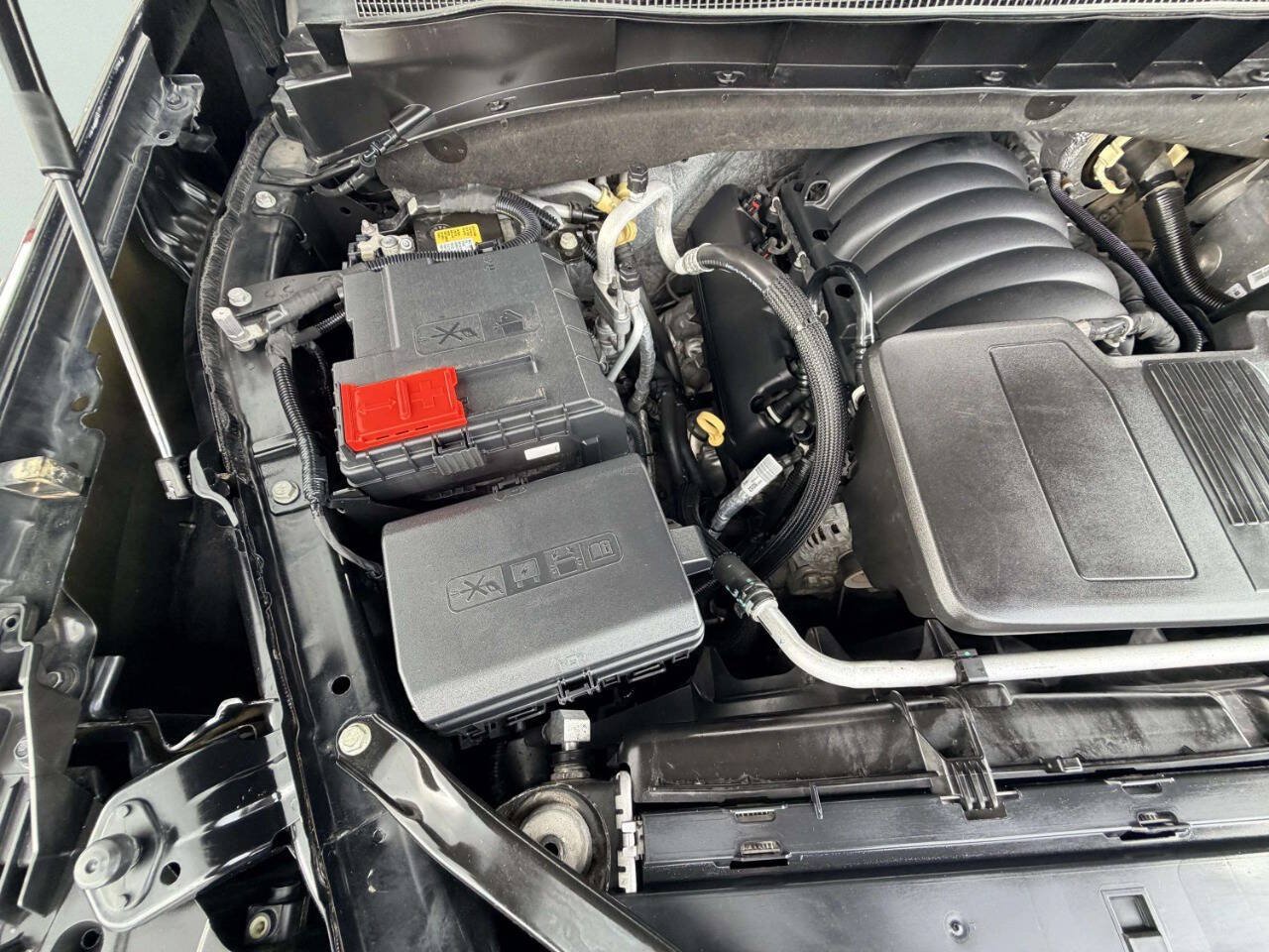Used 2021 Chevrolet Suburban LT AWD/4WD image 13