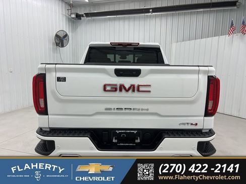 Used 2025 GMC Sierra 1500 AT4 w/ Technology Package AWD/4WD image 4