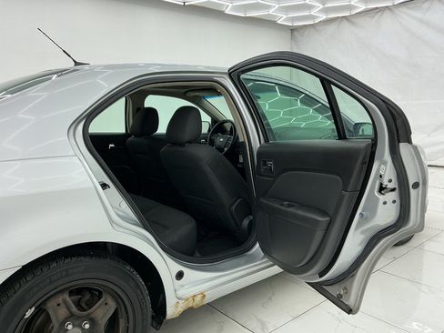 Used 2010 Ford Fusion SE FWD image 12