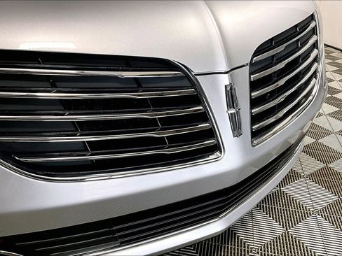 Used 2019 Lincoln MKT AWD image 31