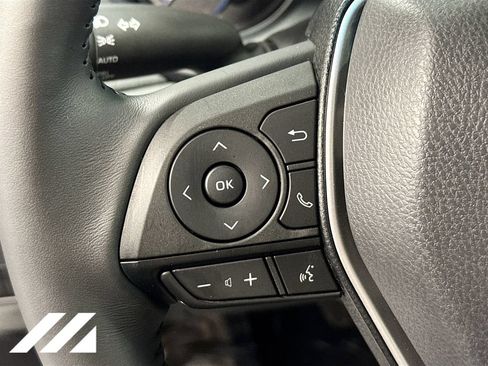 Used 2021 Toyota Venza LE w/ Carpet Mat Package (TMS) AWD/4WD image 12