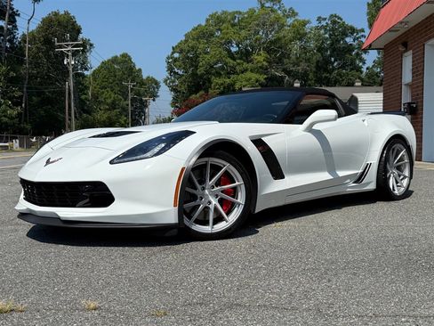Used 2016 Chevrolet Corvette Z06 w/ 3LZ Preferred Equipment Group image 2