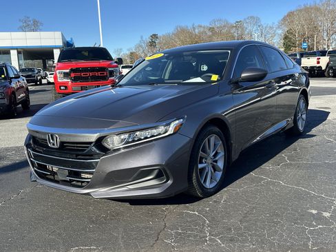 Used 2022 Honda Accord LX image 4
