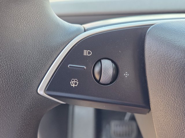 Used 2026 Tesla Model Y 2WD image 25