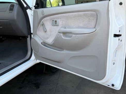 Used 2004 Toyota Tacoma 2WD Regular Cab w/ Enhancement Pkg image 10