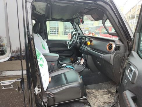 Used 2022 Jeep Gladiator Mojave w/ Cold Weather Group image 17