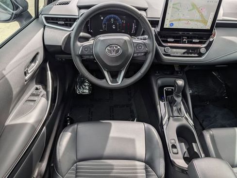 Used 2025 Toyota Corolla XSE image 12