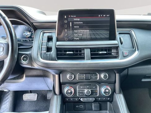 Used 2023 GMC Yukon AT4 w/ Technology Package AWD/4WD image 19
