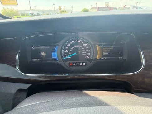 Used 2018 Ford Taurus Limited FWD image 7