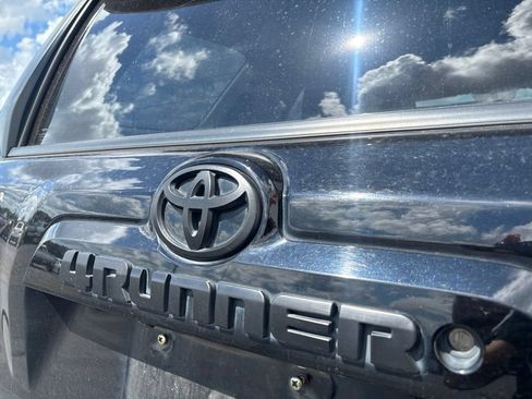Used 2019 Toyota 4Runner SR5 Premium RWD image 30