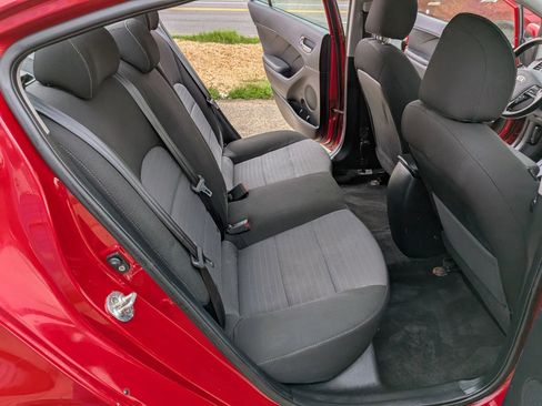 Used 2018 Kia Forte S w/ S Technology Plus Package FWD image 32