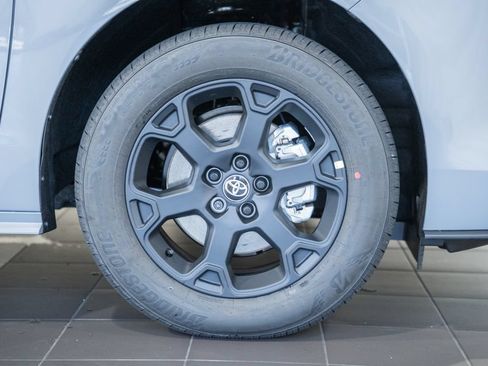 New 2026 Toyota Sienna XLE Woodland Edition AWD/4WD image 18