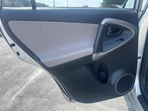 Used 2007 Toyota RAV4 2WD image 11