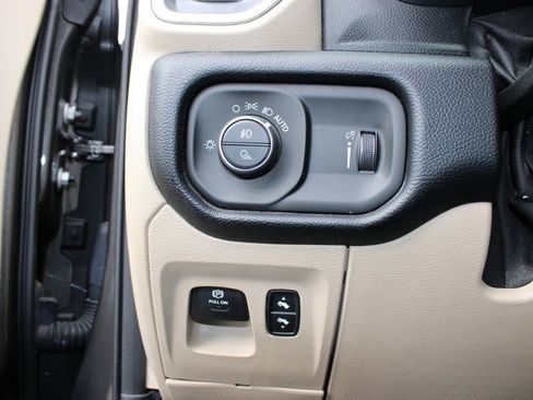 Used 2021 RAM 1500 Big Horn AWD/4WD image 14
