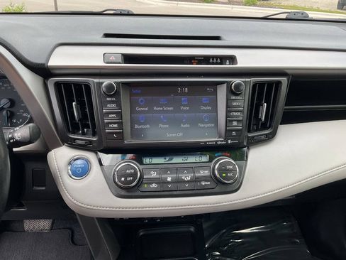 Used 2018 Toyota RAV4 XLE w/ Convenience Package AWD/4WD image 22