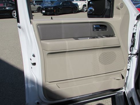Used 2013 Ford Expedition EL XLT RWD image 9