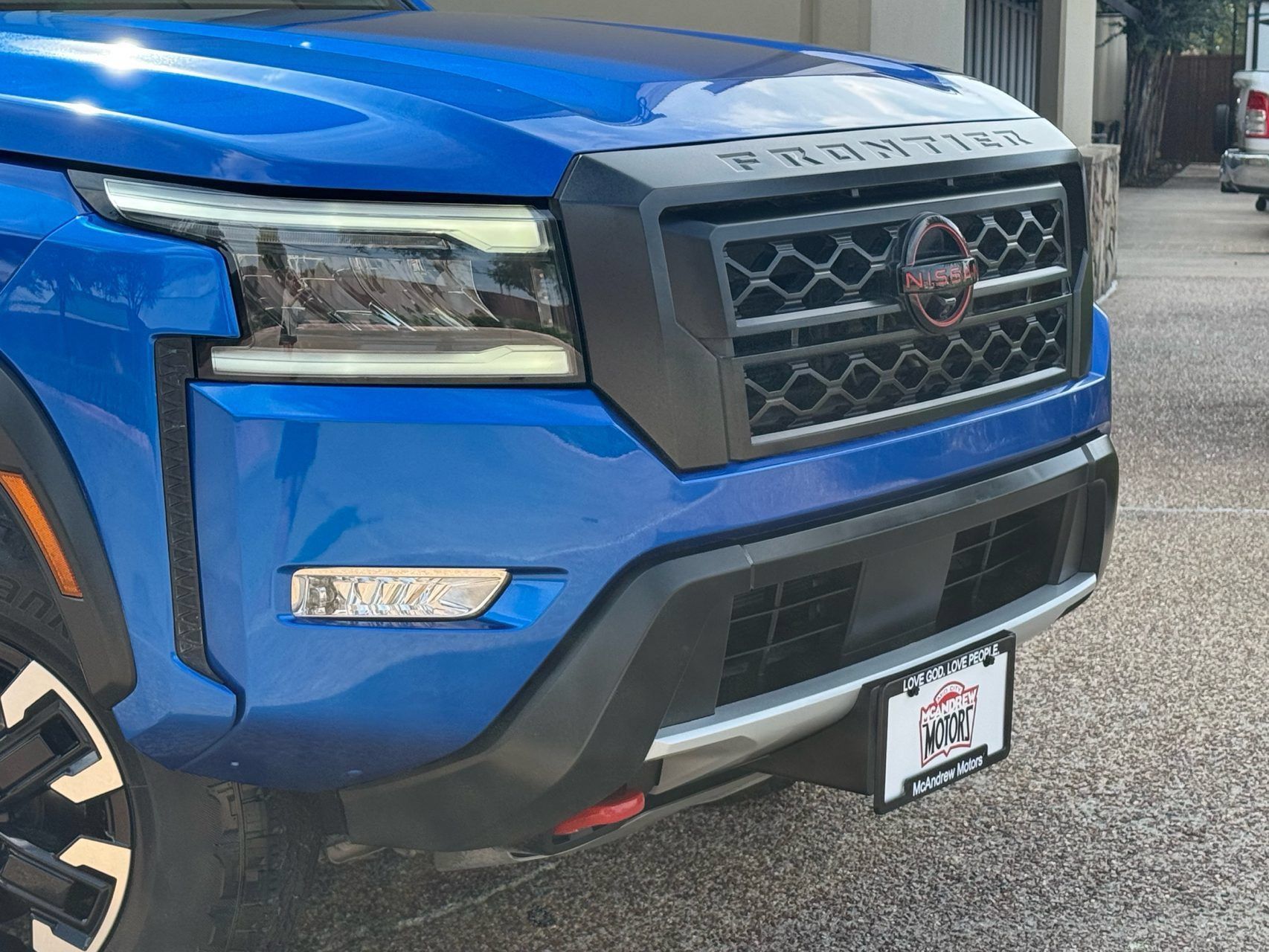 Used 2024 Nissan Frontier PRO-4X w/ Pro Convenience Package AWD/4WD image 2