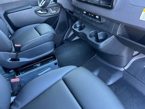 New 2025 Mercedes-Benz Sprinter 2500 image 17