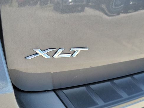 Used 2023 Ford Explorer XLT w/ Equipment Group 202A RWD image 31