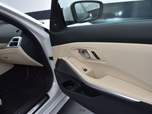 Certified 2025 BMW 330i Sedan w/ Premium Package image 23