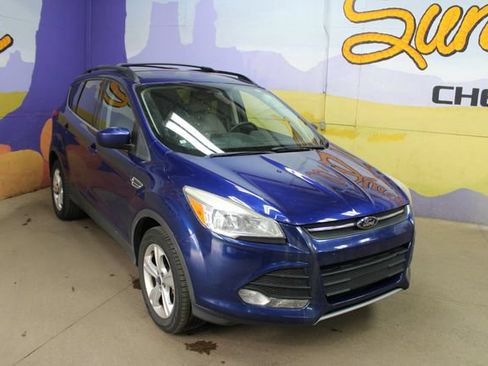 Used 2015 Ford Escape SE w/ Equipment Group 201A AWD/4WD image 2