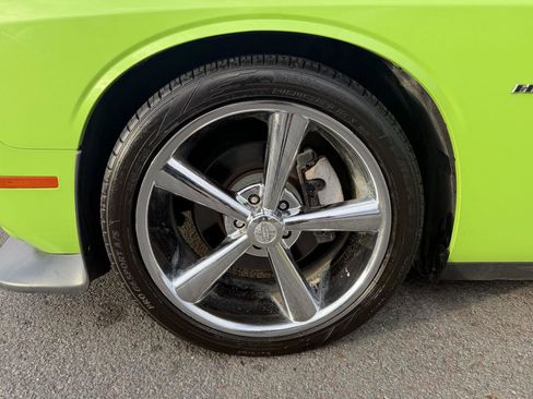 Used 2015 Dodge Challenger R/T image 37