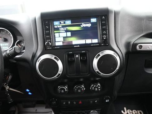 Used 2013 Jeep Wrangler Sahara w/ Dual Top Group AWD/4WD image 10