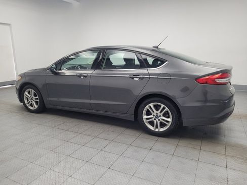 Used 2018 Ford Fusion SE FWD image 3