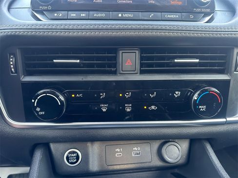 Used 2023 Nissan Rogue S image 22