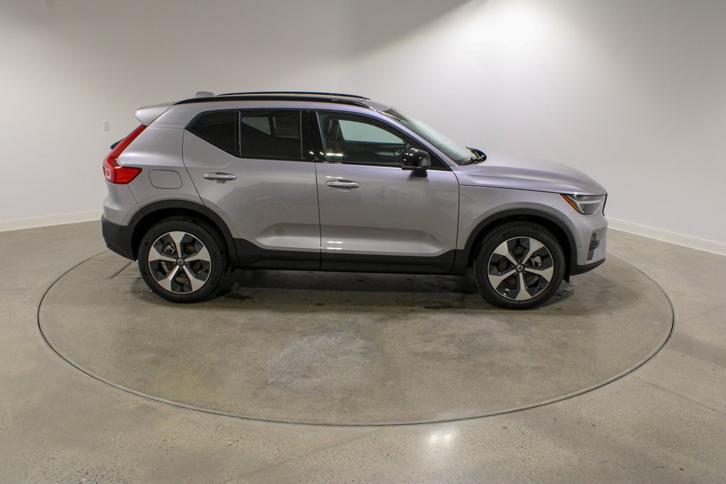 Used 2026 Volvo XC40 B5 Plus w/ Protection Package Premier AWD/4WD image 6