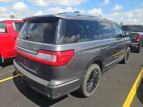Used 2021 Lincoln Navigator Reserve w/ Luxury Package AWD/4WD image 6